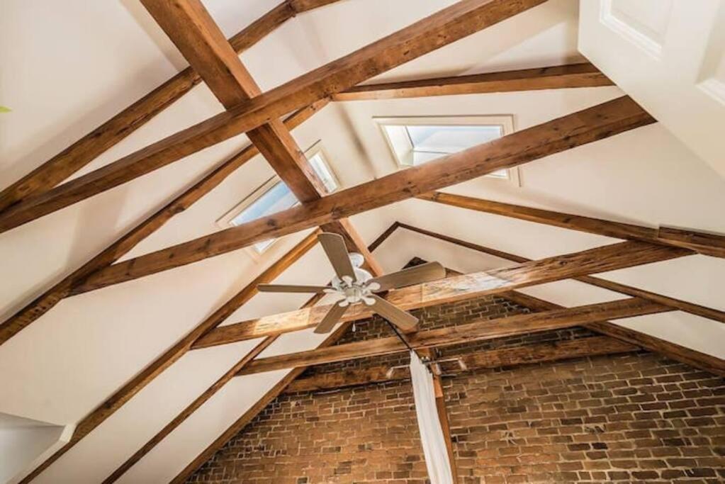 モントリオールNorth House - Mtl Artist Loft - Champsアパートメント エクステリア 写真